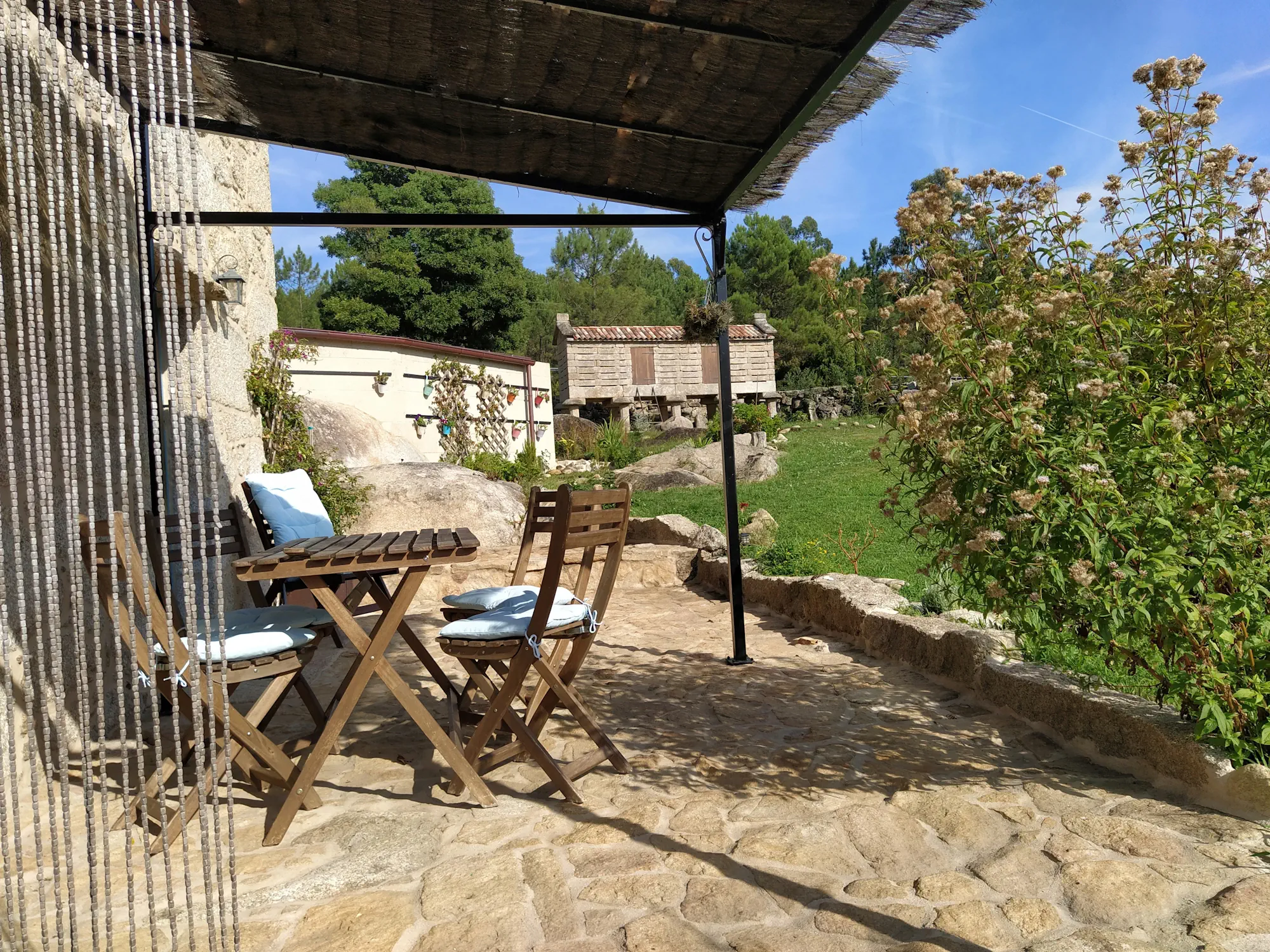 casa-rural-olardomar-suite-lareira-terraza