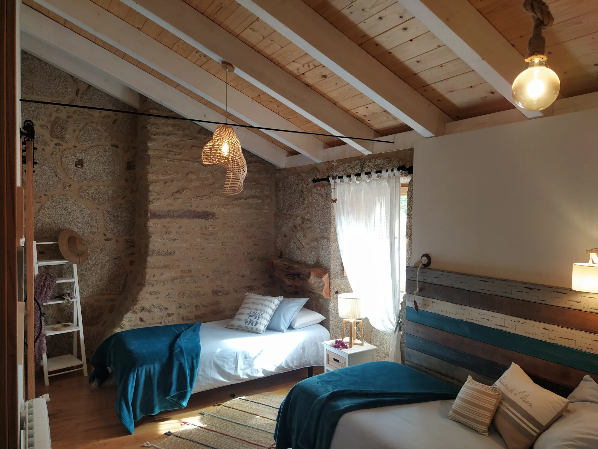 asa-rural-en-carnota-habitacion-rustica